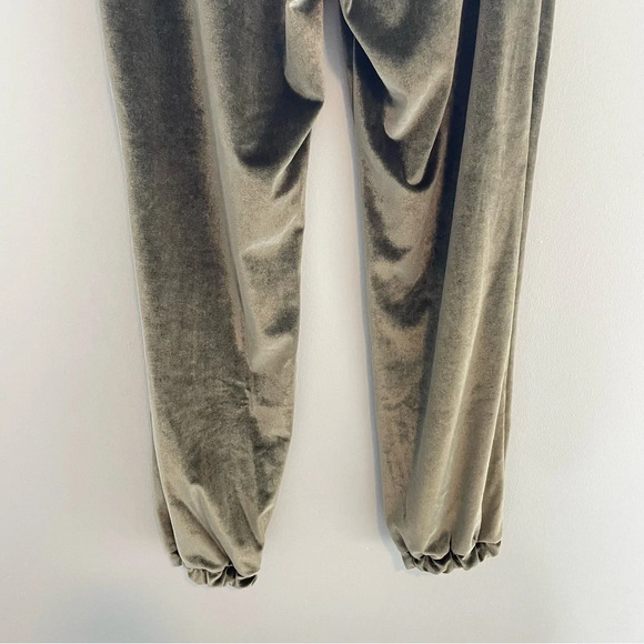 Lovers + Friends Takara Jogger Olive Green Large - Picture 10 of 14